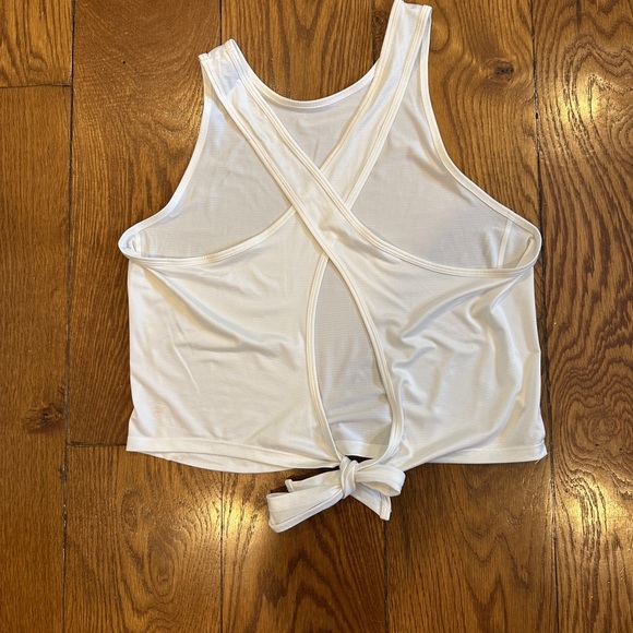 Fabletics Bea Tank - Picture 4 of 9